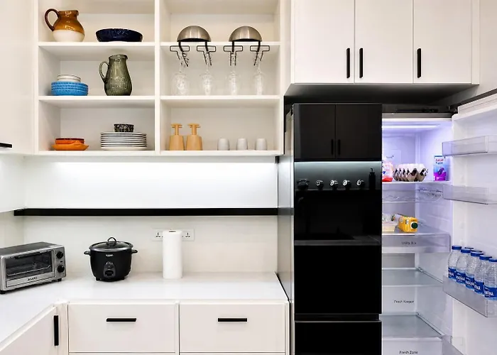 The Architect - 3br In Poblacion, Bar Kitchen, Views