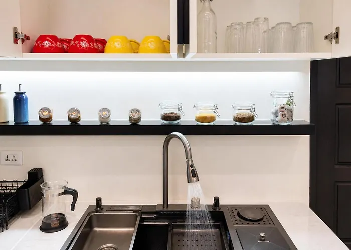 Apartamento The Architect - 3br In Poblacion, Bar Kitchen, Views Manila