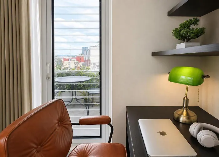 The Architect - 3br In Poblacion, Bar Kitchen, Views Manila